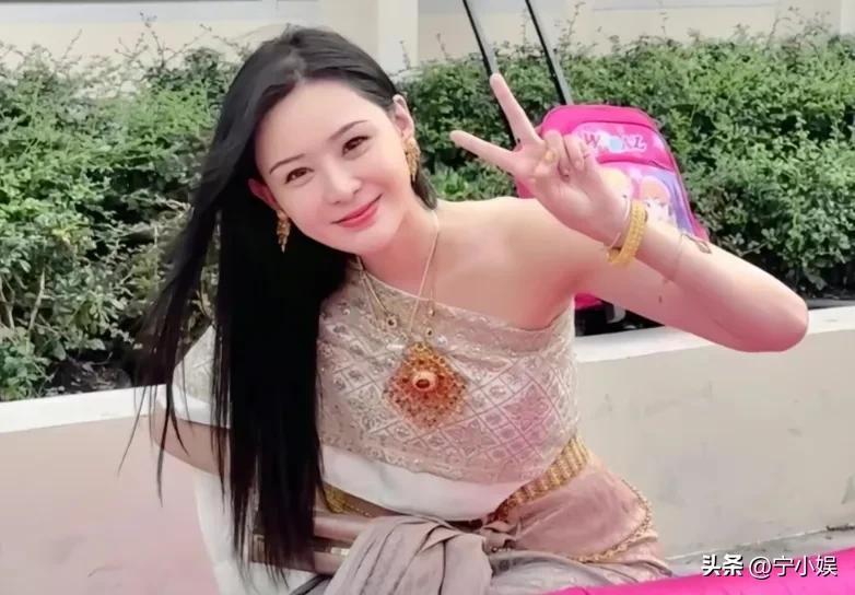 Zhang Lan wins favor again After Big S "throwing bricks to attract jade", she played 7 moves of