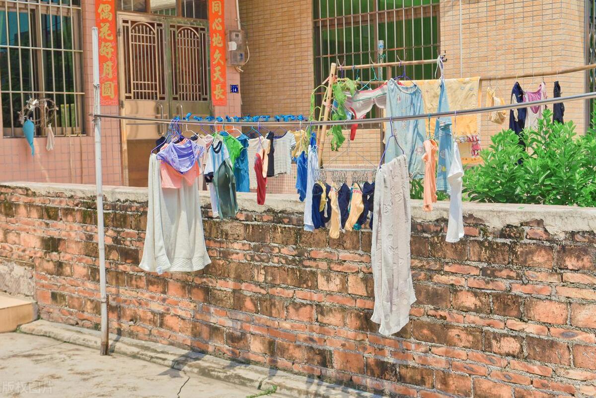 Why do dry clothes smell so bad? iNEWS