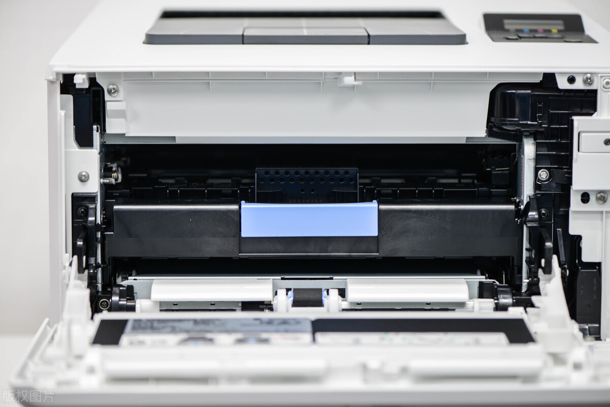 When do printer cartridges need to be replaced? How can I check the