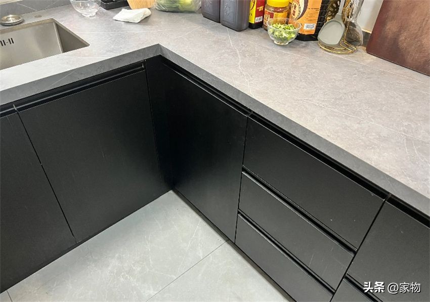 The kitchen changed the countertops for the second time to