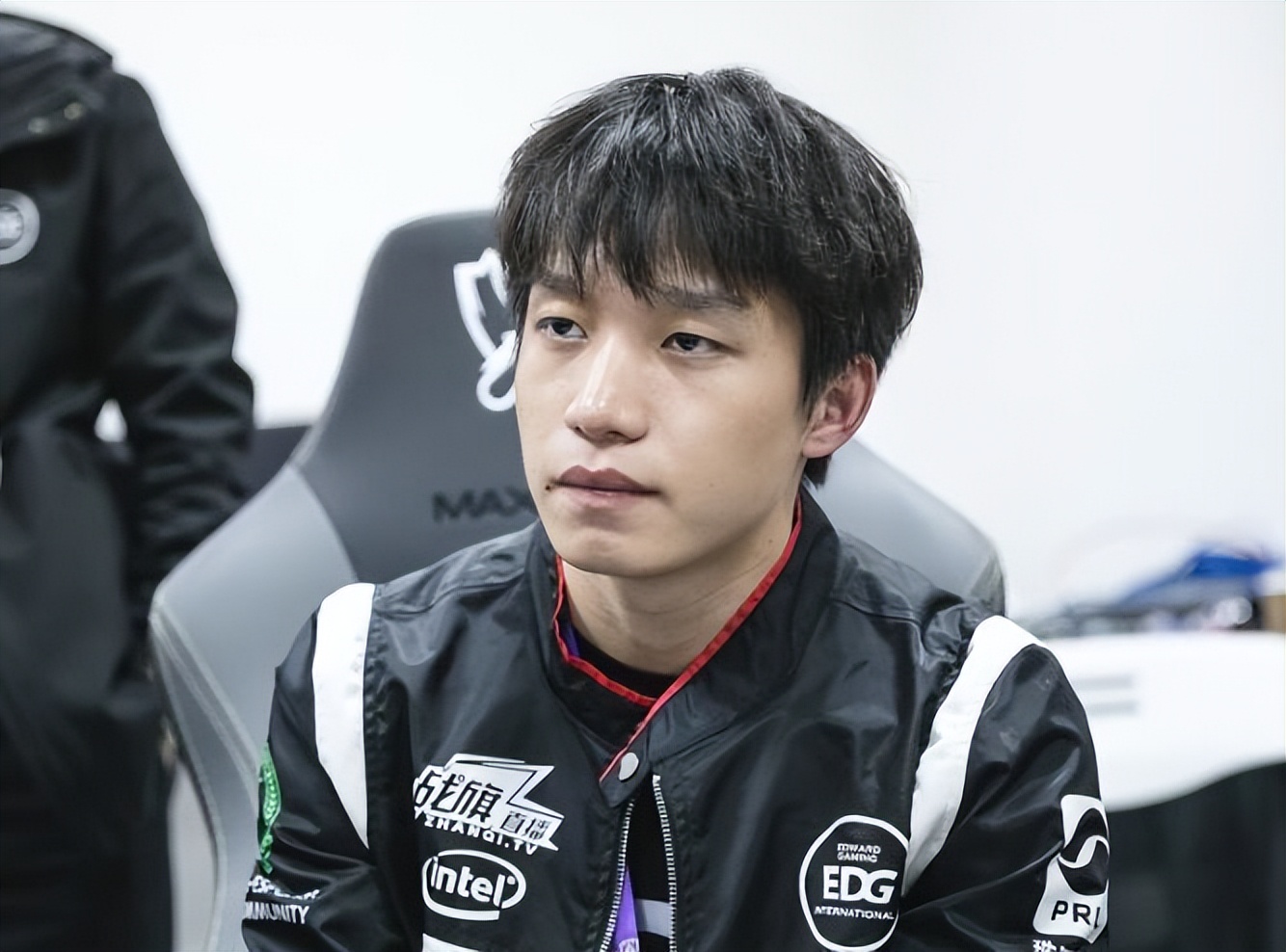 Jiejie was complained about being too much like the factory director ...