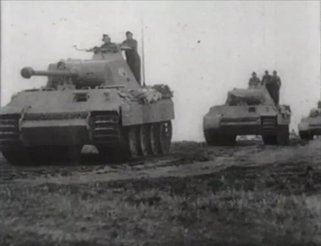 Panther tanks on the Eastern Front - iNEWS