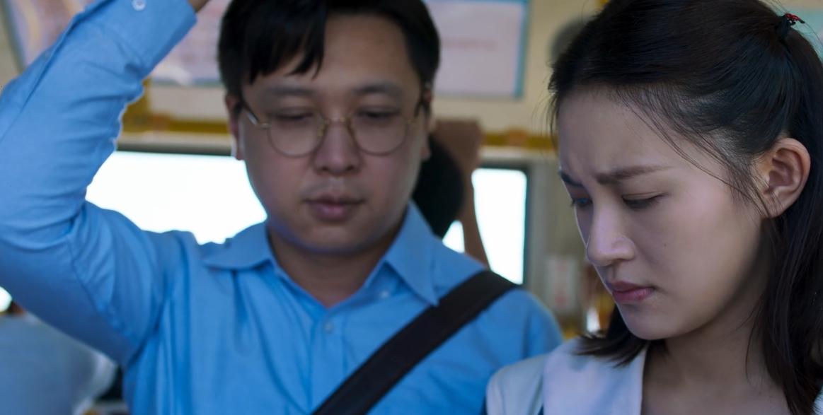 Beginning: Why didn't Wang Mengmeng get off the bus earlier?She lost ...