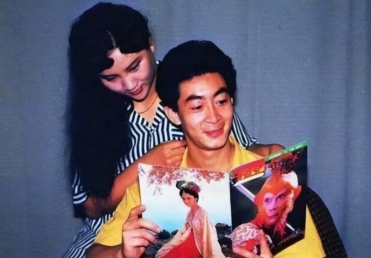 Liu Xiaoling Tong celebrates the 35th anniversary of her marriage. His ...