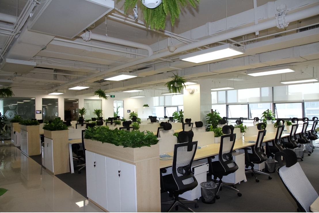 "Sell" to the future?Why computer leasing with controllable cost and