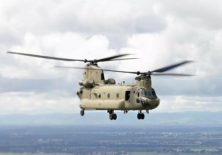 The American CH-47 Chinook has a very strong carrying capacity, and ...