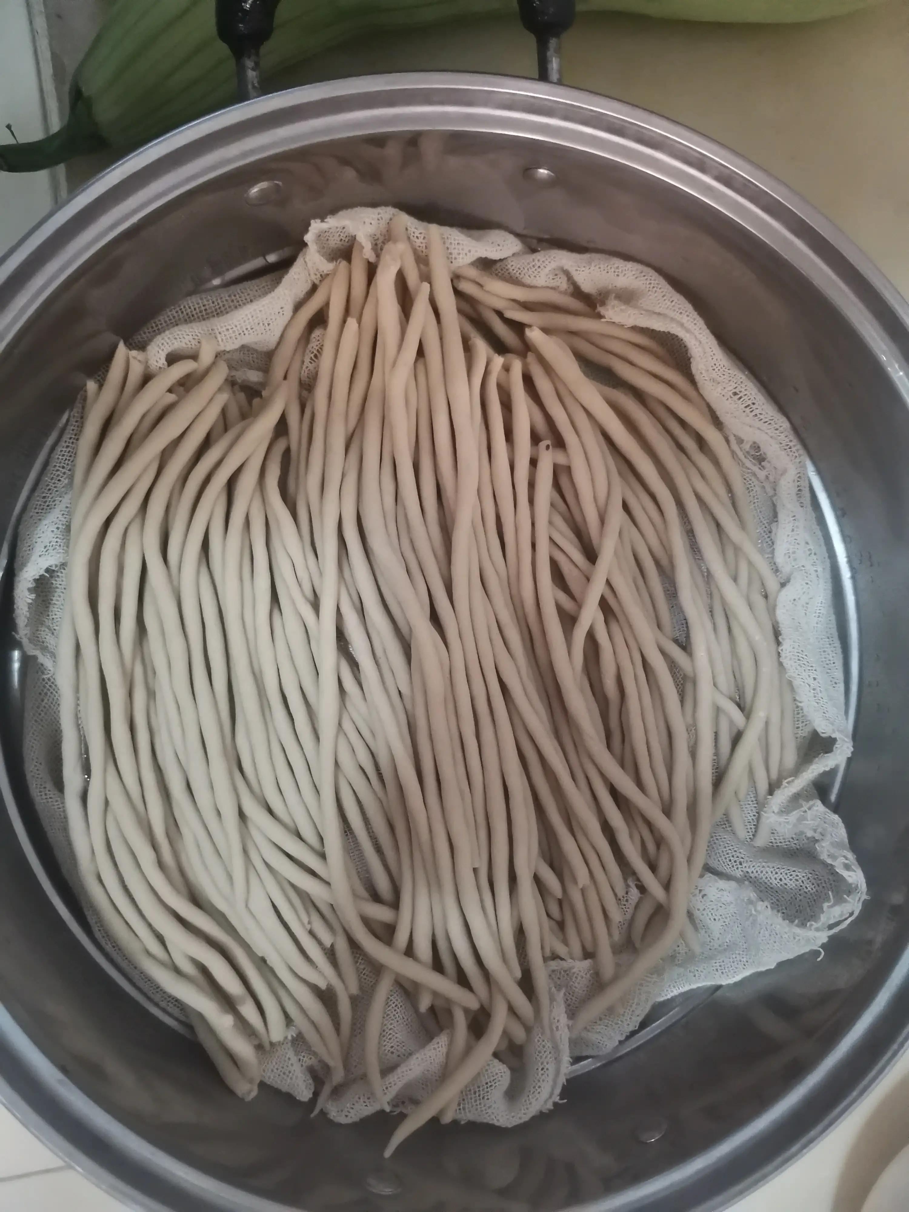 Handmade oat noodle fish (noodles) full of human fireworks iMedia