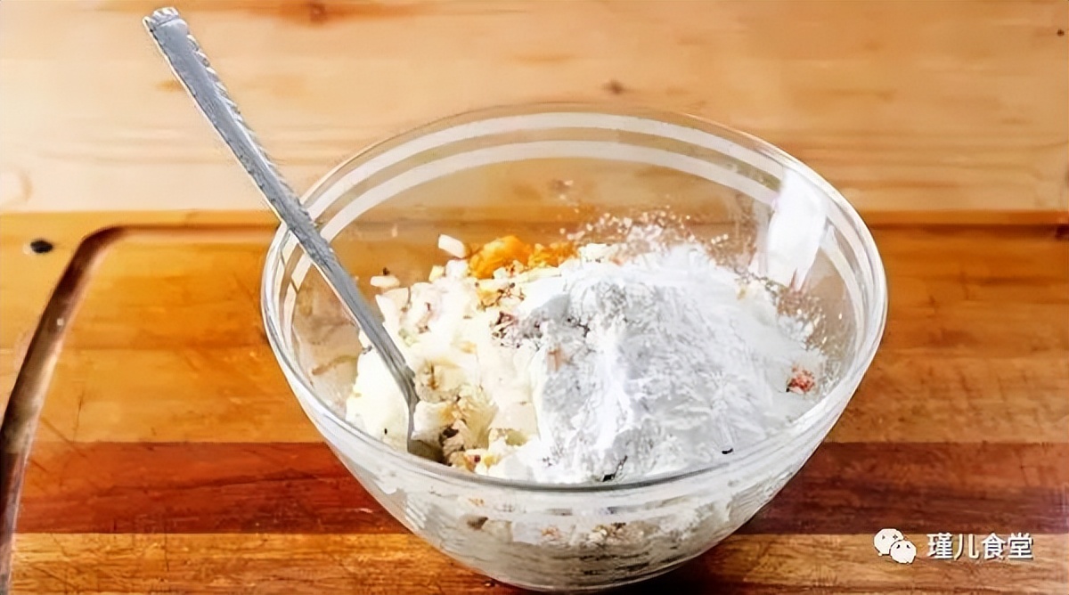 Tombsweeping day tomorrow! Remember "1 don't move, 2 don't talk, 3 eat