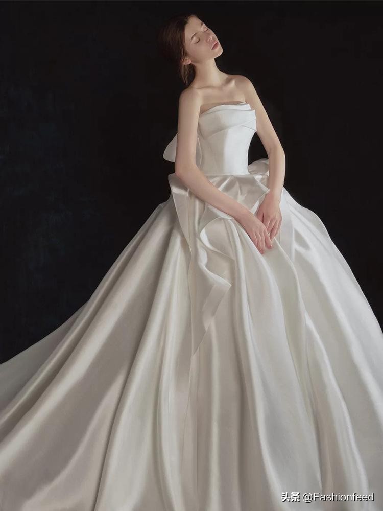 Do wedding dresses also need to be customized by designers? iNEWS