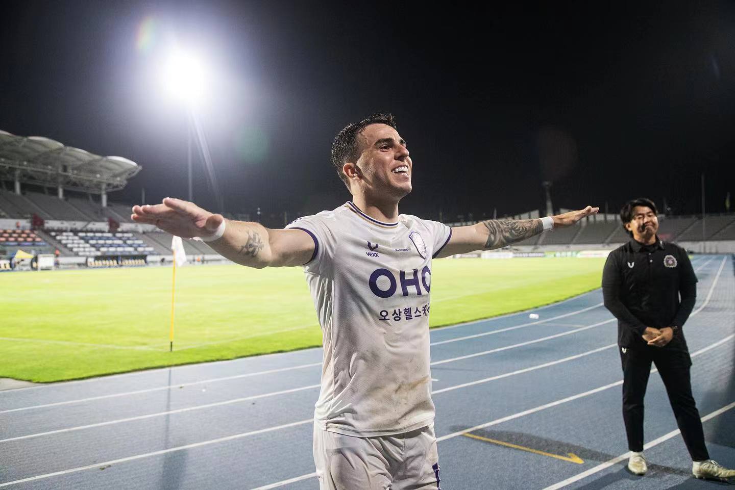 Romulo was seriously injured and the substitute was close to being ...