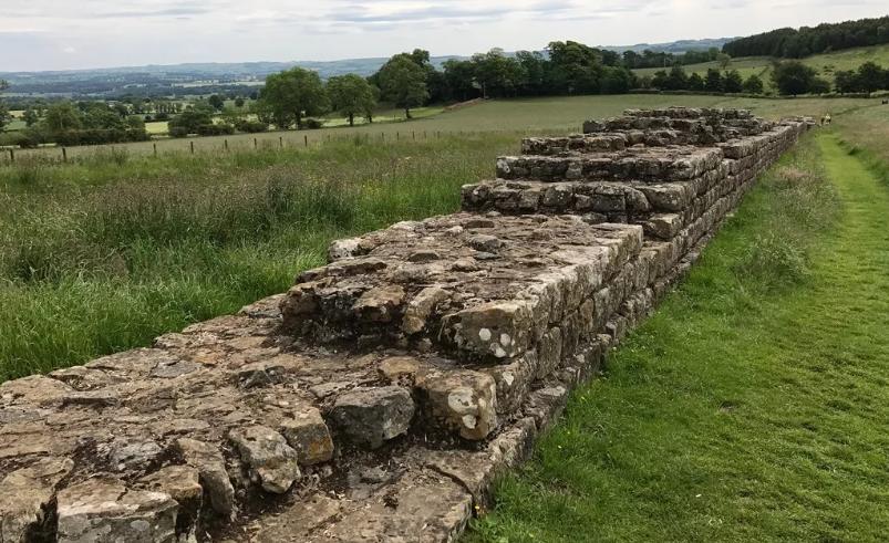 The Roman border defense line: Hadrian's Great Wall, a defense project ...