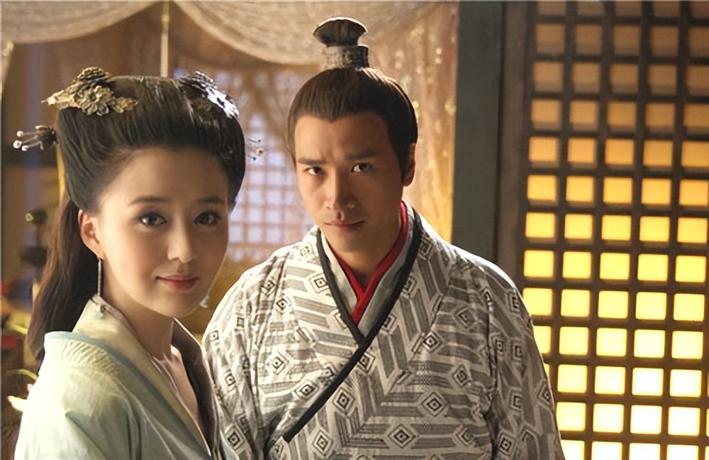 Plastic face in anti-Japanese war dramas, awl face, fake nose bridge ...