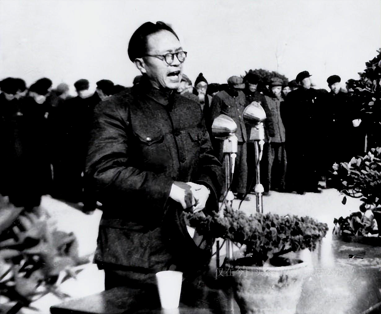 After Huang Kecheng went to the general headquarters in 1977, he was ...