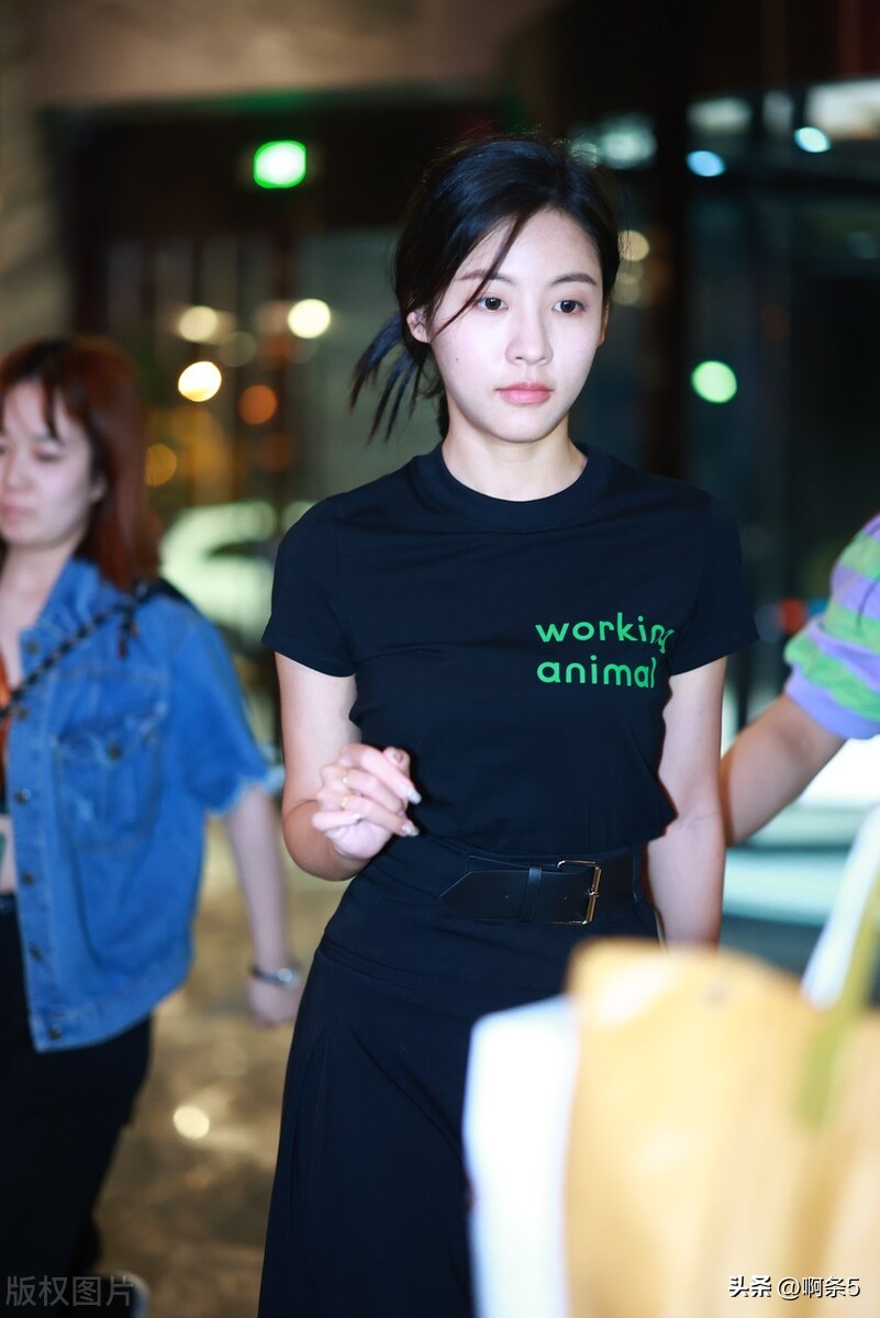 Beautiful girl Sun Rui - iNEWS