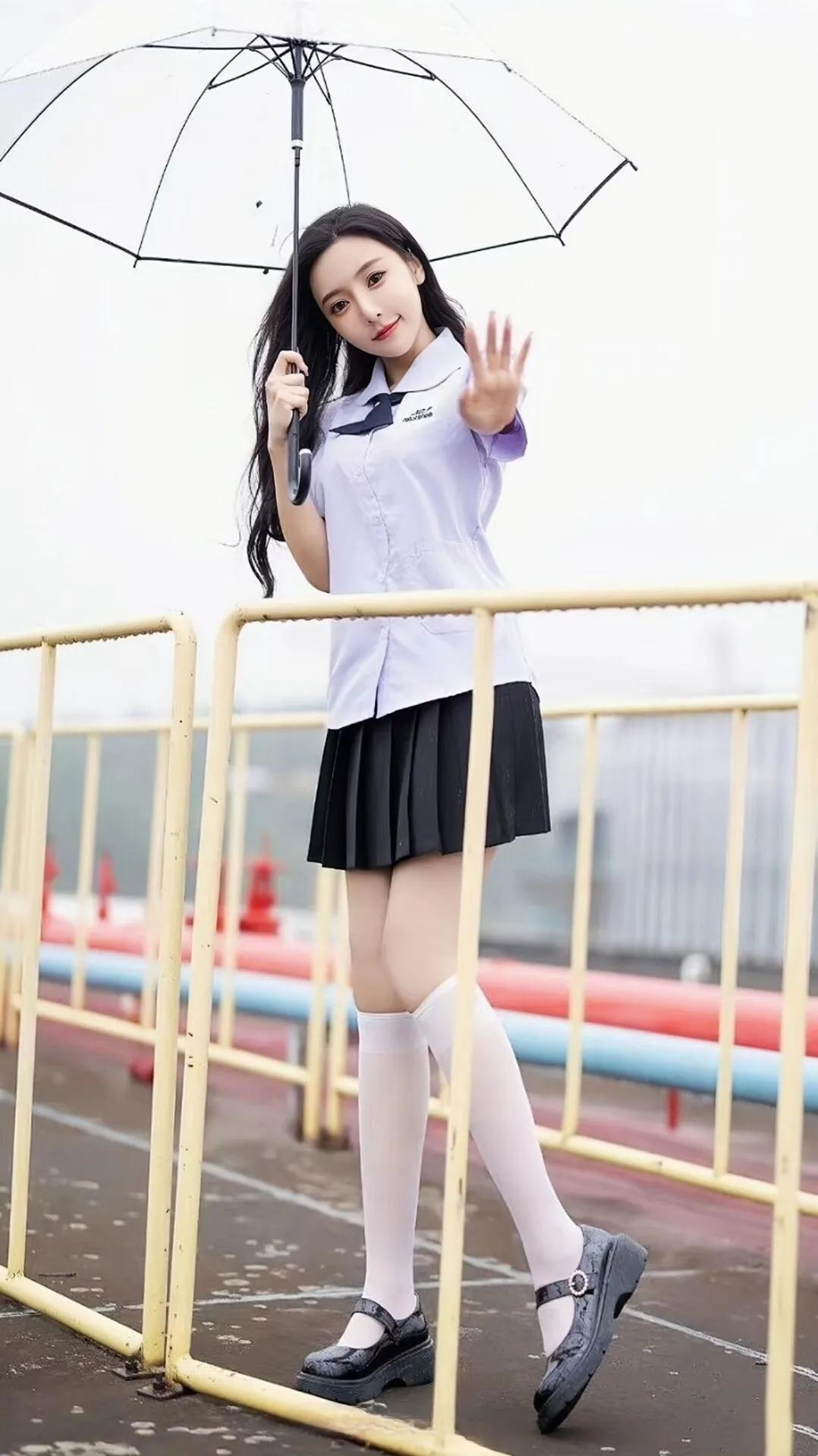 Wang Xinyao: Sexy and charming, bright and charming, full of charm