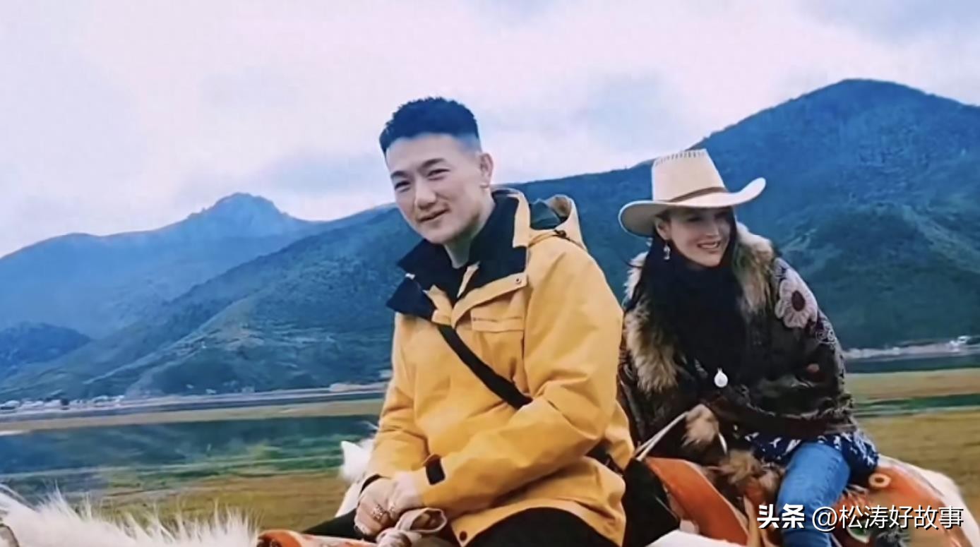 Lovely photos of Zhang Xinyu and his wife riding horses exposed! He Jie