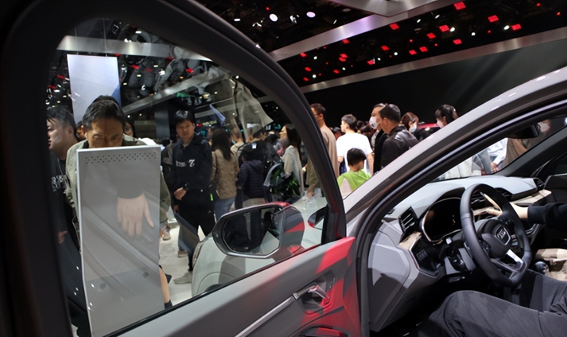 Connected and convenient Audi Q3 Bluetooth and car phone make