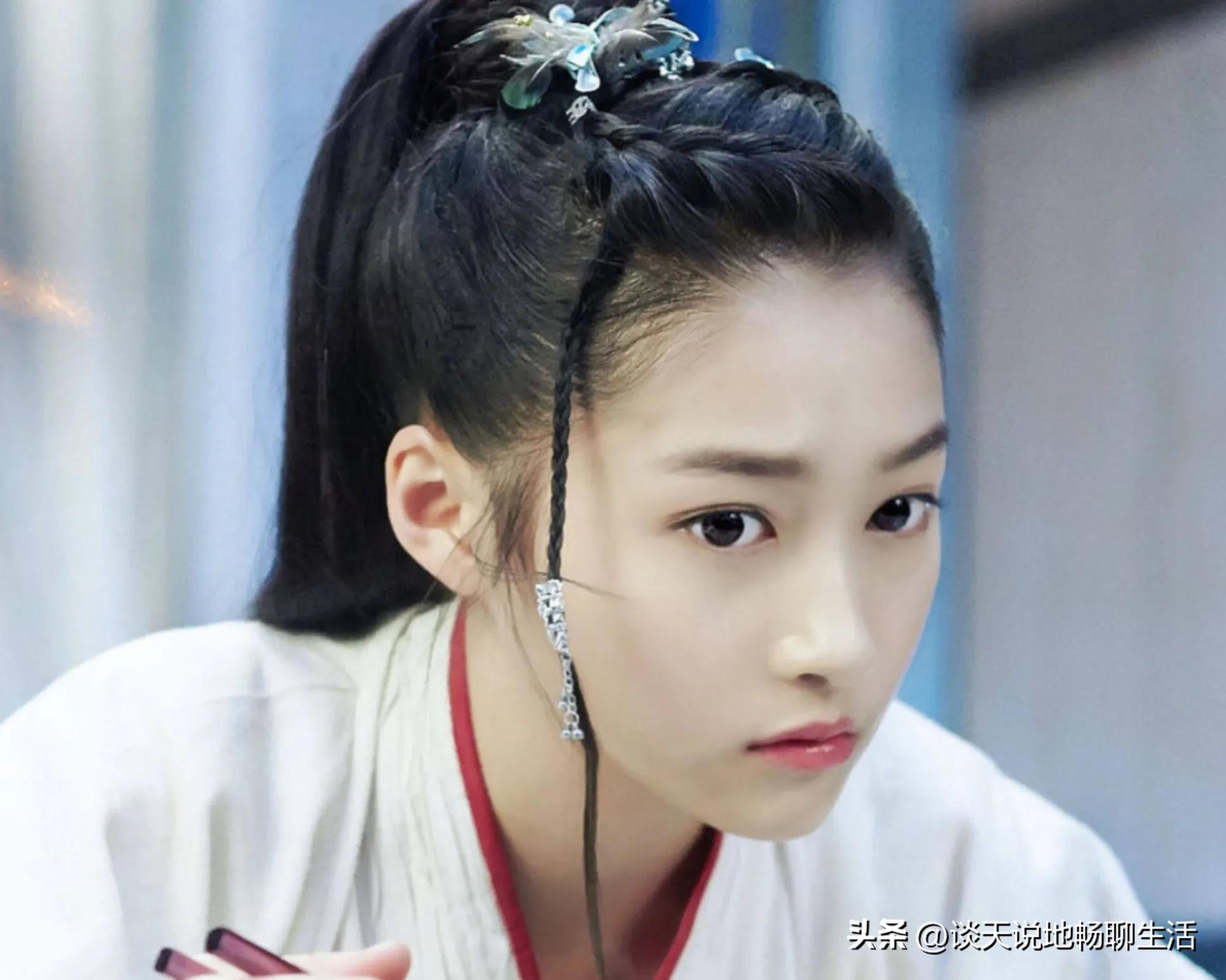 Why many people like the beautiful actress Guan Xiaotong - iNEWS