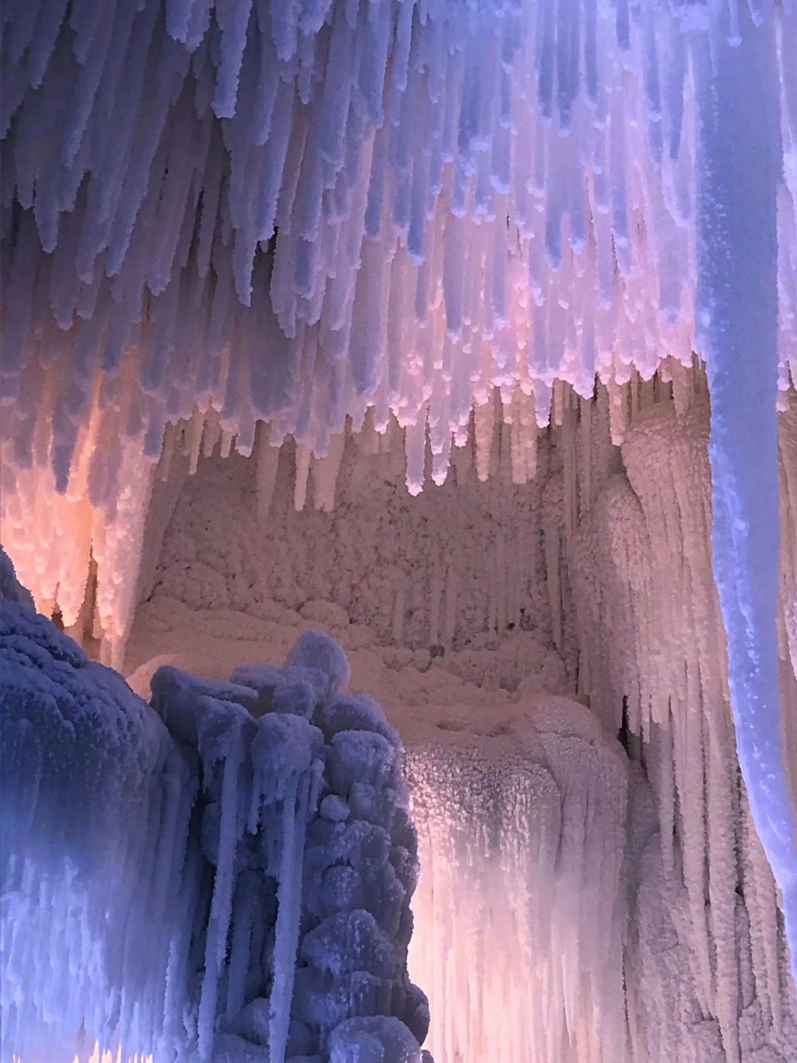 The picture shows the journey to the west of Shanxi; the ice caves in ...