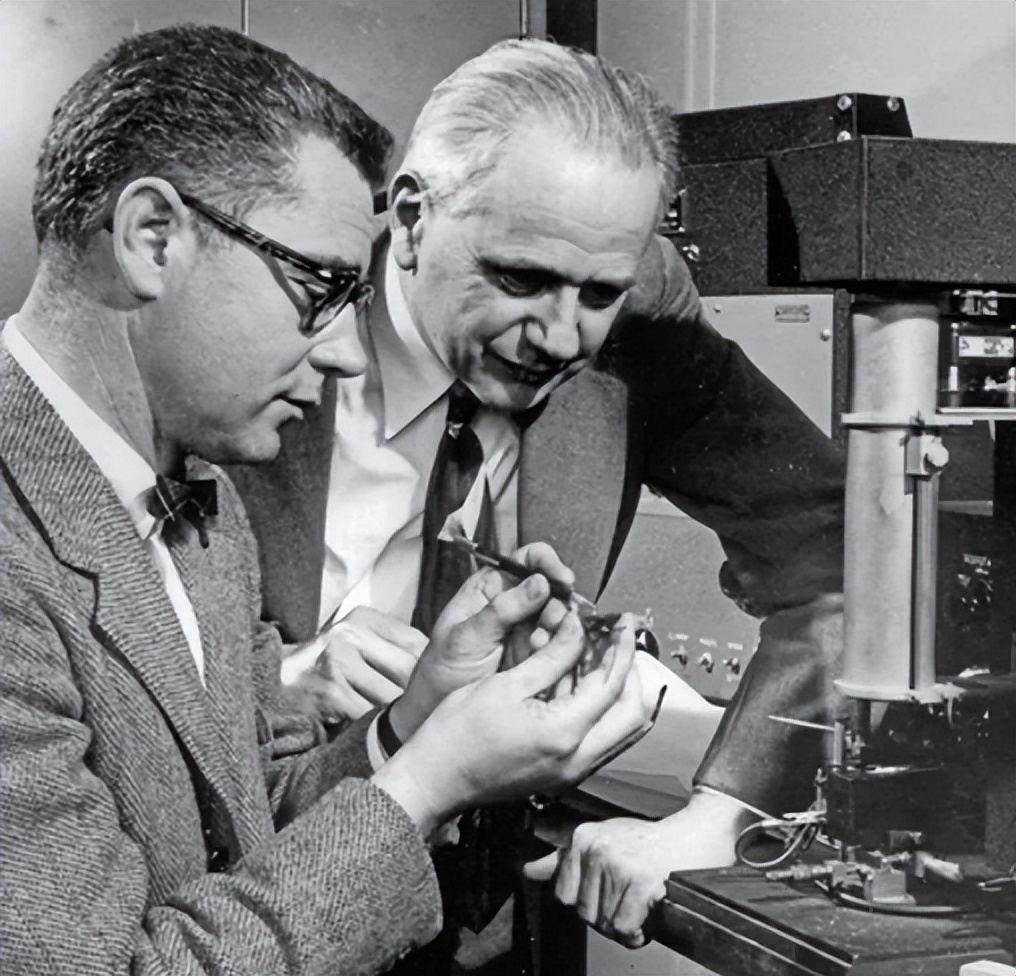 What impact did the reform of the telephone have on society? - iNEWS