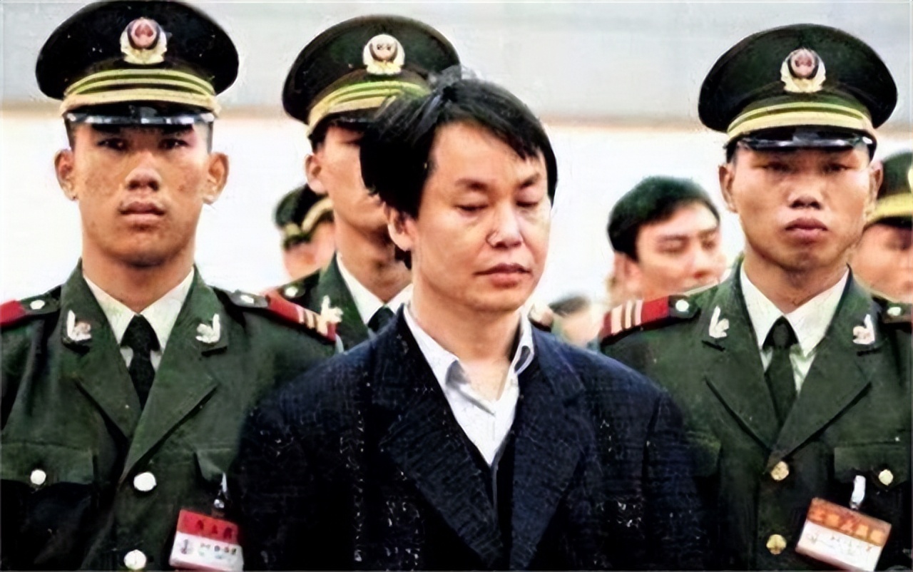張子強家人近況:遺孀攜20億定居泰國,大兒子已工作,成餐廳廚師 - 資訊咖