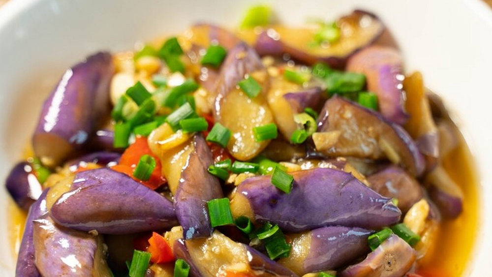 The eggplant is so delicious. It is delicious and not greasy. The