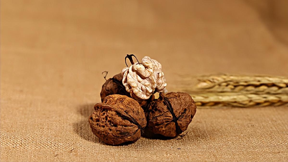 Are walnuts the "hair" of liver disease?Reminder If you want your