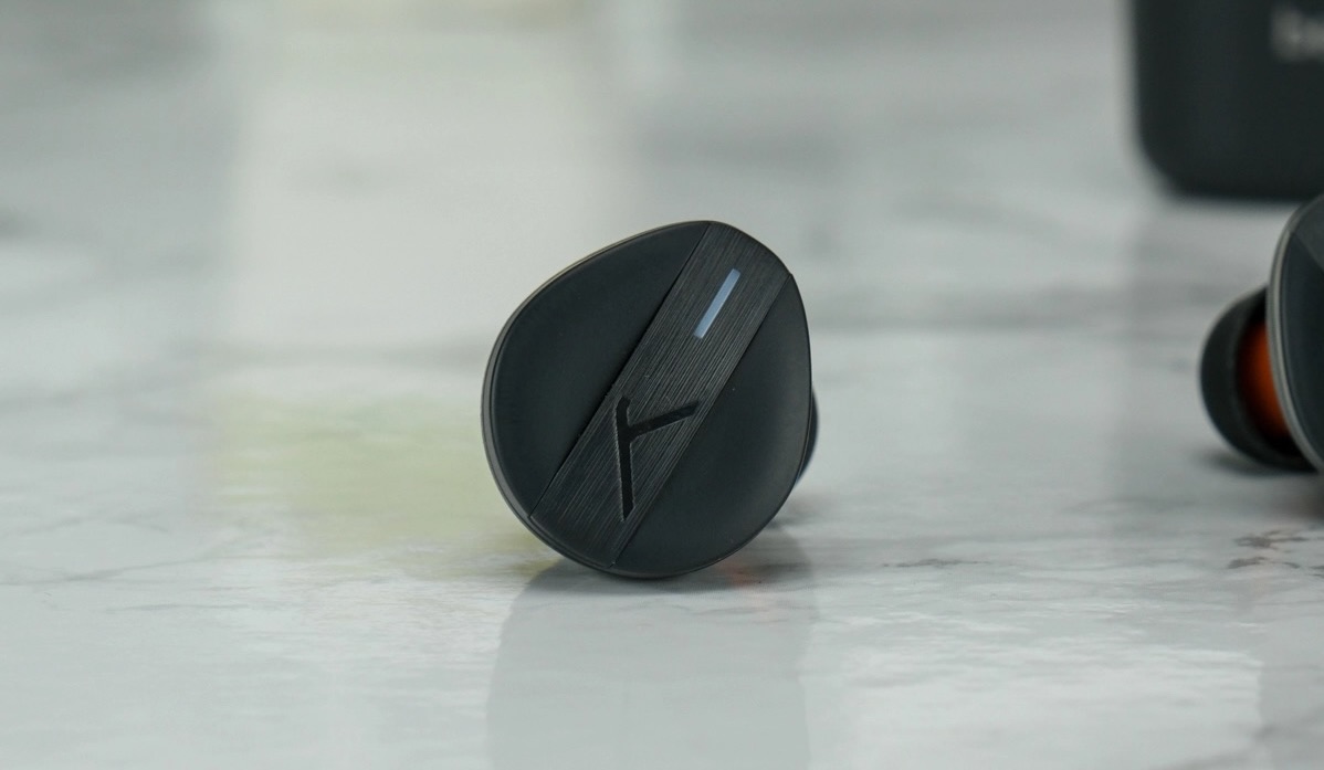 Beyer's FREE BYRD Active Noise Cancelling Headphones Review Comparable