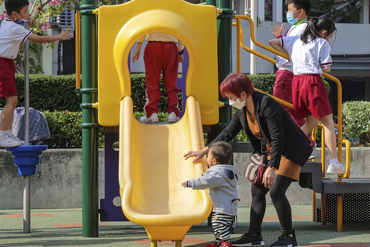 Hong Kong Faces Demographic Woes Birth Rate Plummets To Record Low hong-kong-faces-demographic-woes-birth-rate-plummets-to-record-low