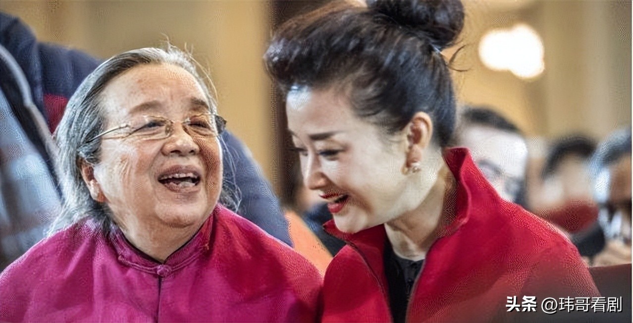 Seeing the 26-year-old photo of Rong Rong, she is so beautiful that she ...