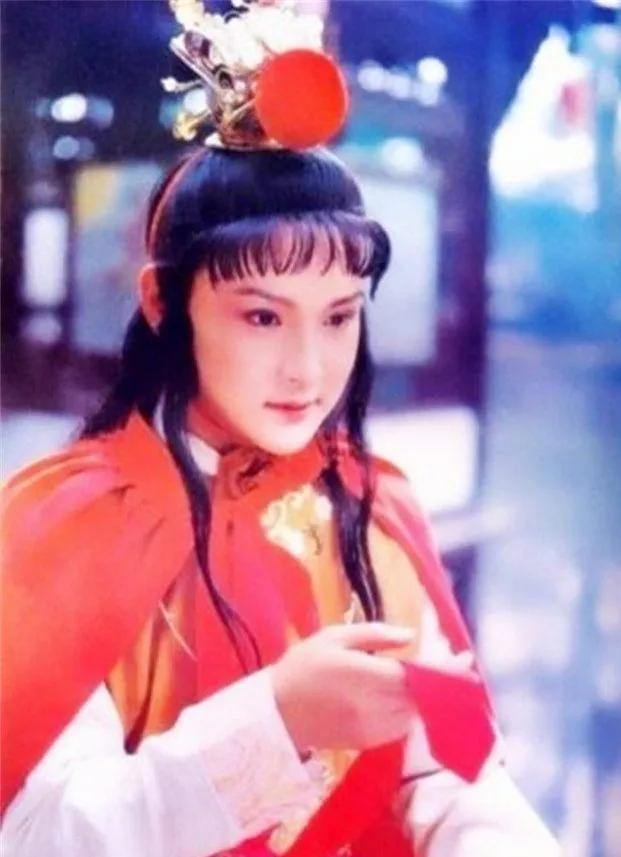 In Dream Of Red Mansions What Does sticking Biscuits Mean Have Qin 