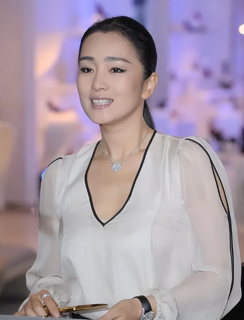 Facts have proved that Gong Li, who the French President to