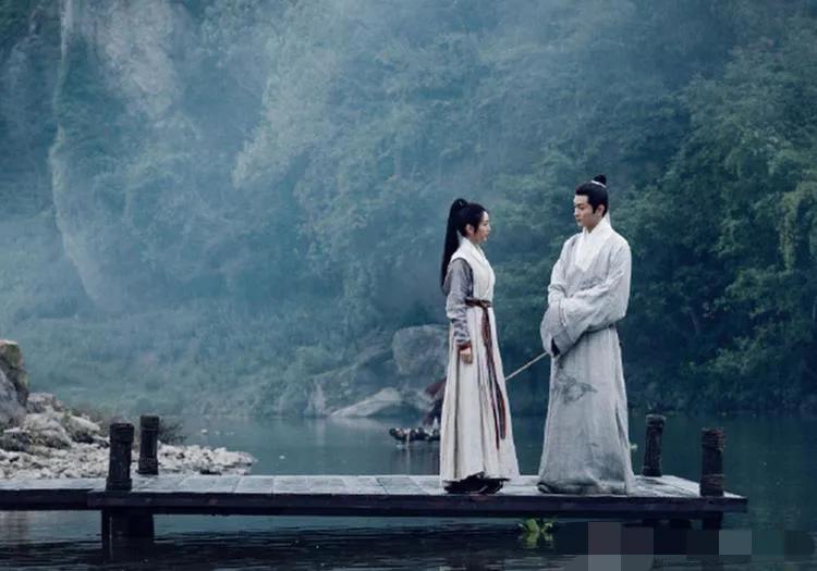 Chen Xiaogang and Qiaozhen ended the curtain, turned around and kissed ...