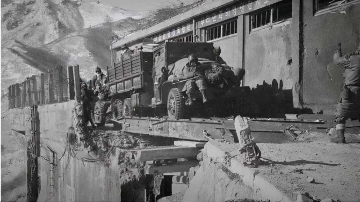 The box office of the movie "Watergate Bridge" exceeded 800 million. Do