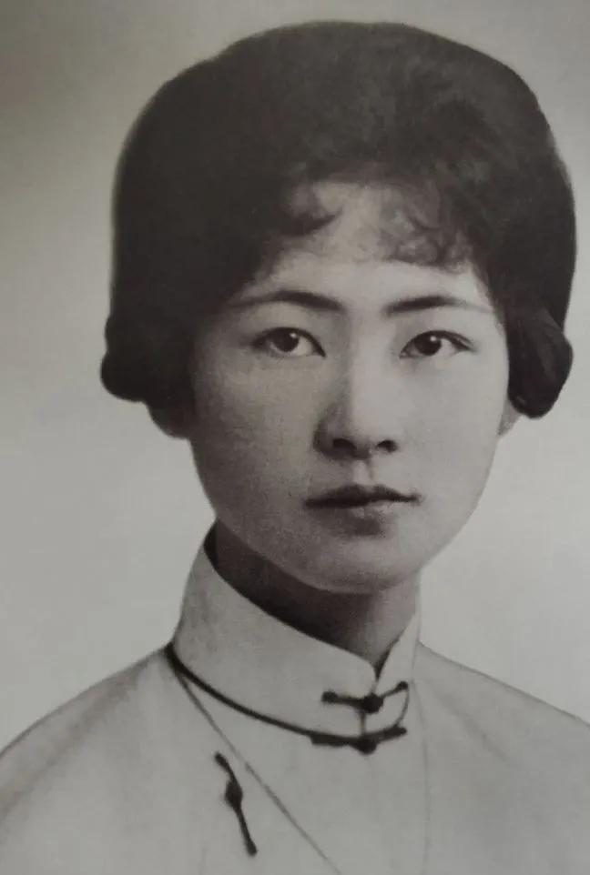 The Life Of Lin Huiyin, The Goddess Of The Republic Of China, Who Was ...