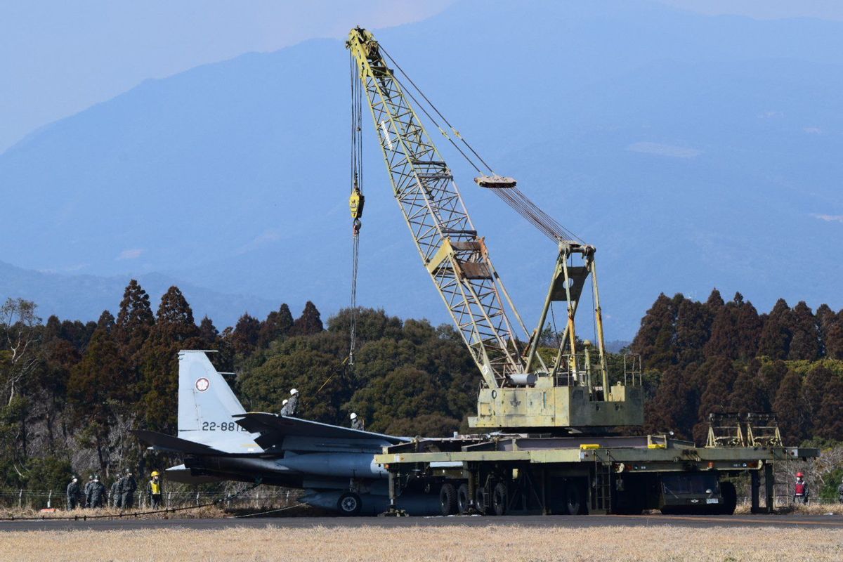 The Japanese F15J rushed out of the runway, tired of dealing with the ...