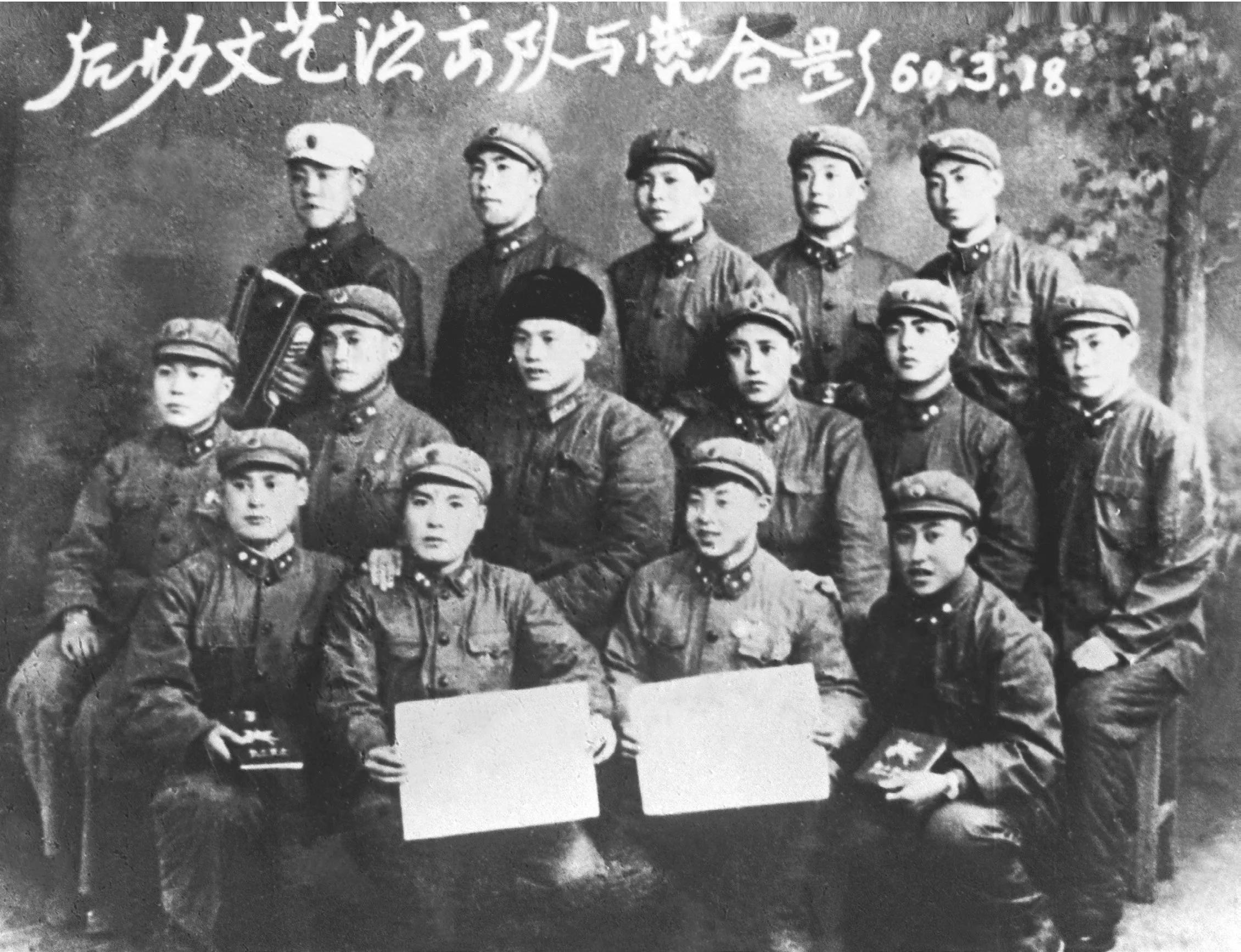 Lei Feng was also a literary youth with a 