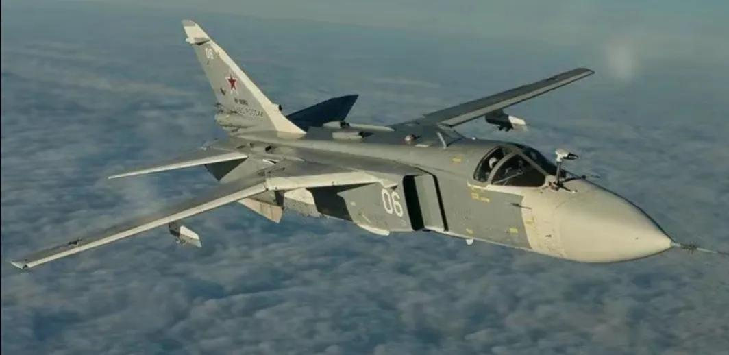 Su-24 bomber, capable of self-defense, equipped with missile warning ...