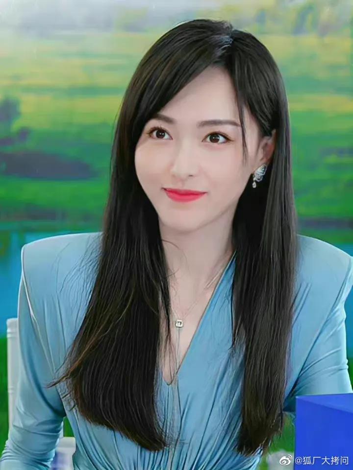 Tang Yan's waist and hip ratio is perfect - iNEWS