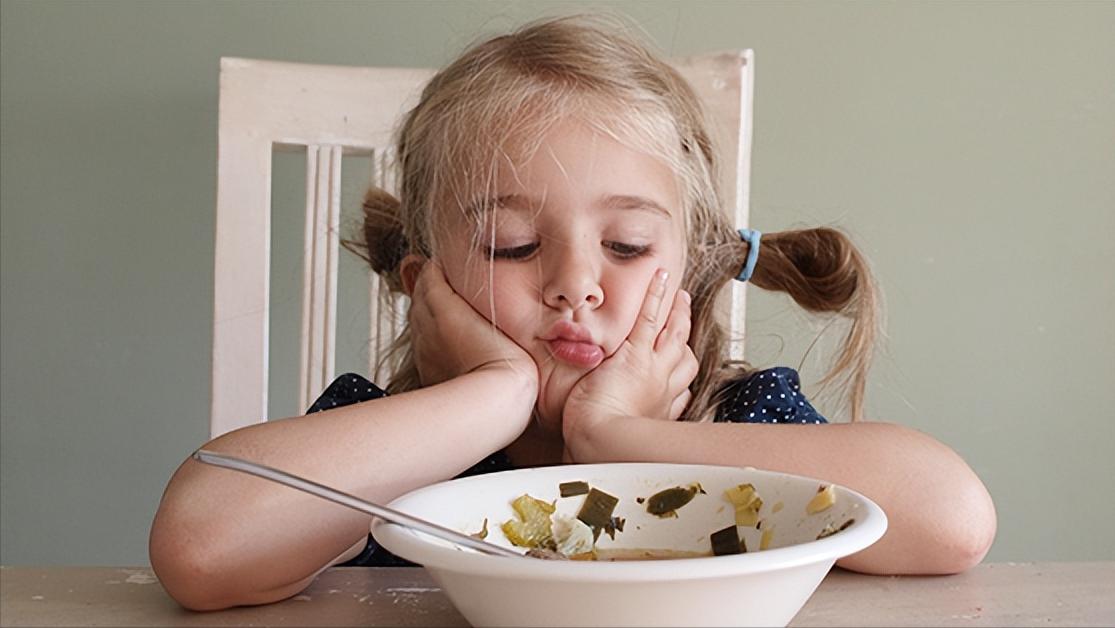 Hungry at night?"Eat supper before bed" or "Go to bed hungry"?Which is