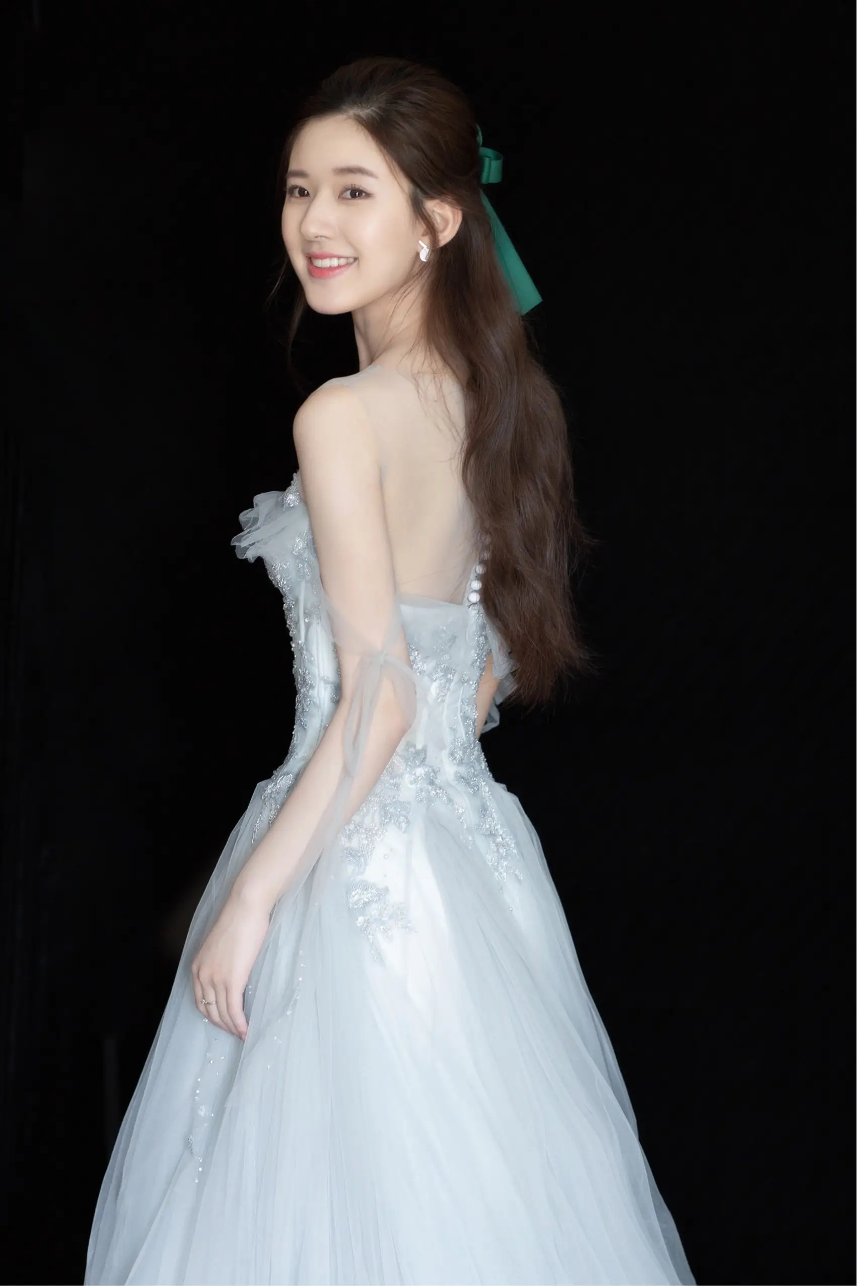 zhao-lusi-becomes-y-inews