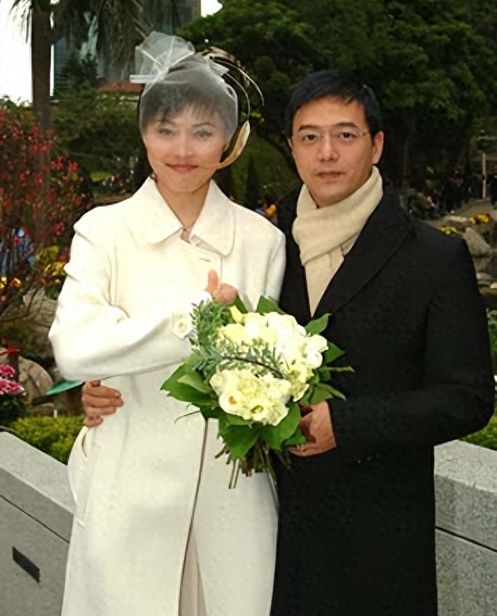 演員張延:嫁大5歲香港丈夫,婚後生一女,如今女兒比她還漂亮 - 頭條匯