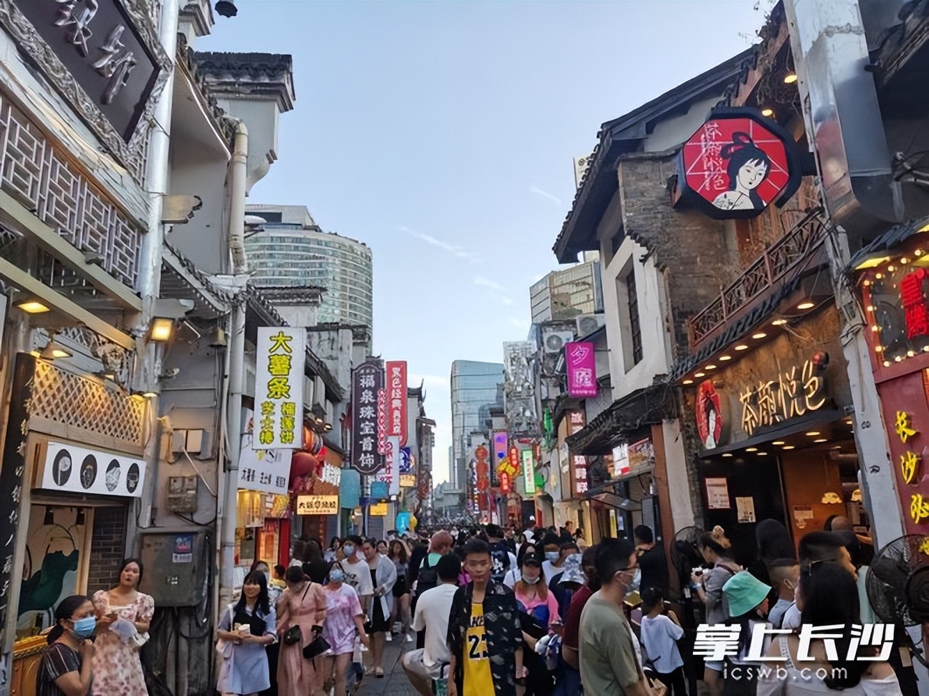 The 180-meter-long Changsha Old Street was once the most prosperous ...