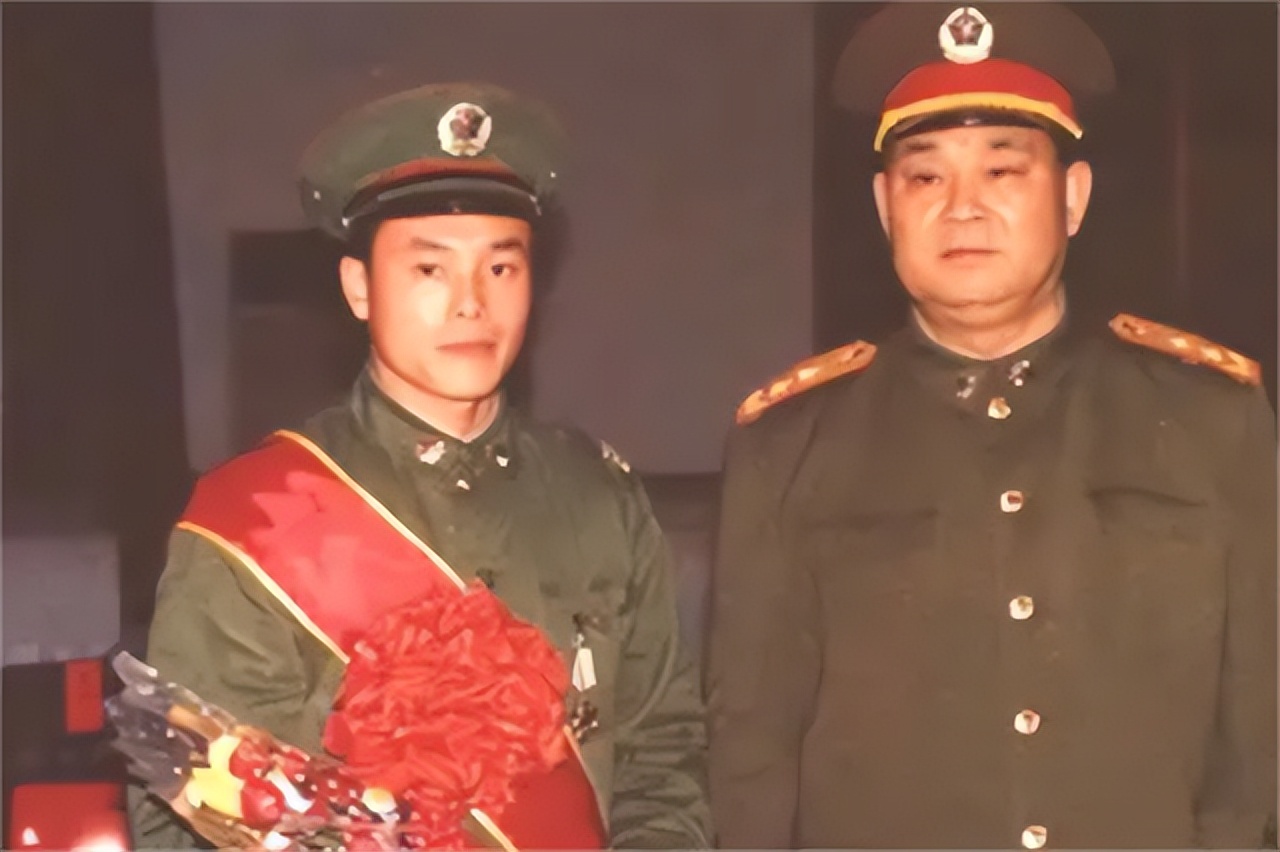 一向以英勇无畏著称的张德福将军没因敌人的枪炮而死,却在62岁时死在