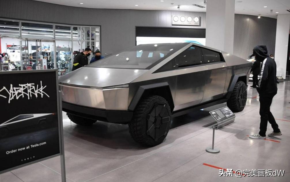 Tesla Cybertruck rolls off the assembly line! Congratulations to Musk ...
