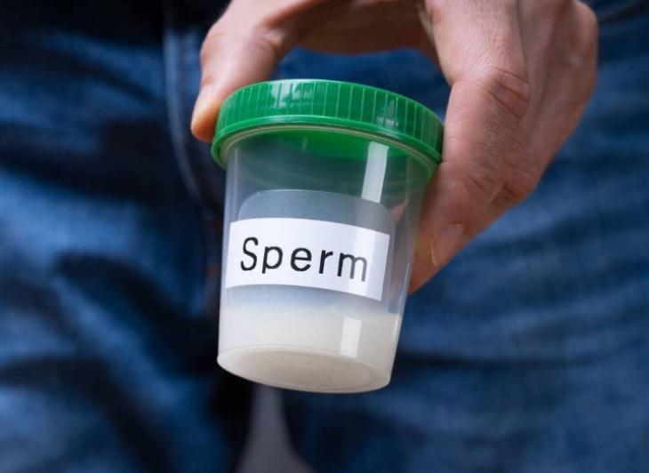 In the process of married life, do men pee and ejaculate at the same