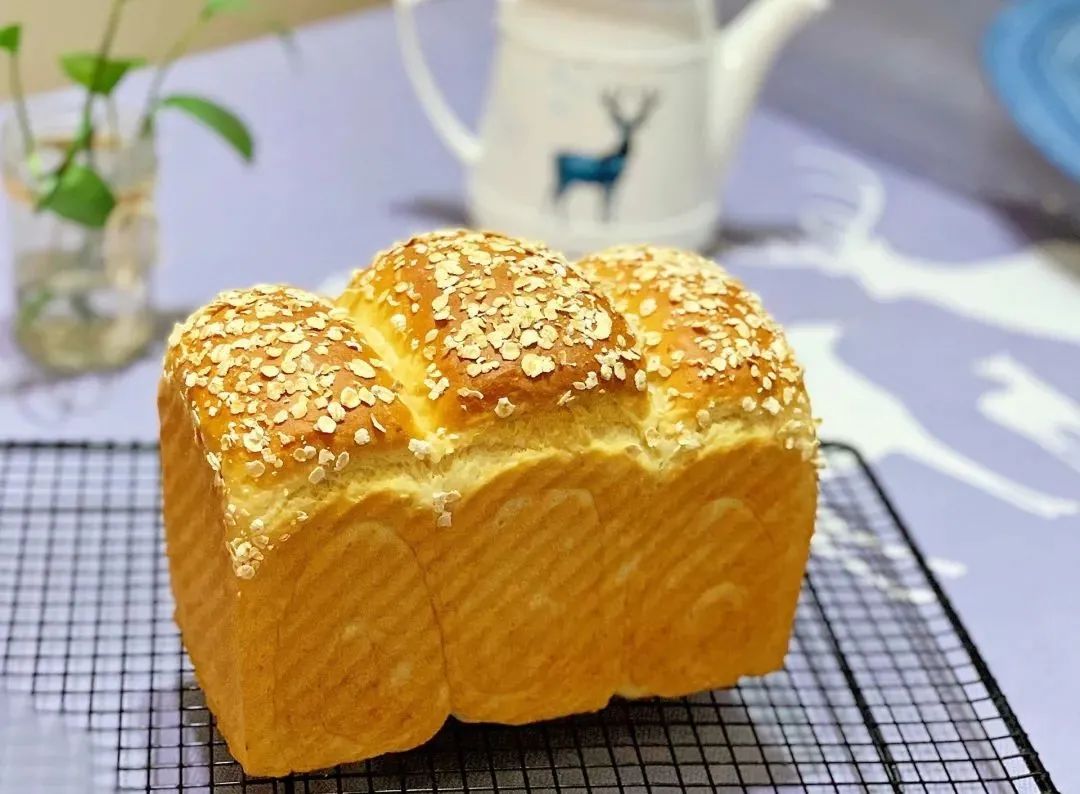 Baked Bread// Medium milk oatmeal toast, the softest milk toast! - iNEWS