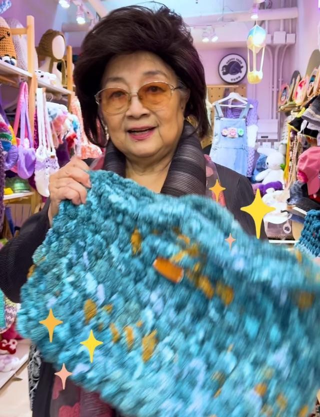 75-year-old singer Xu Xiaofeng rarely appears! She is full of energy ...