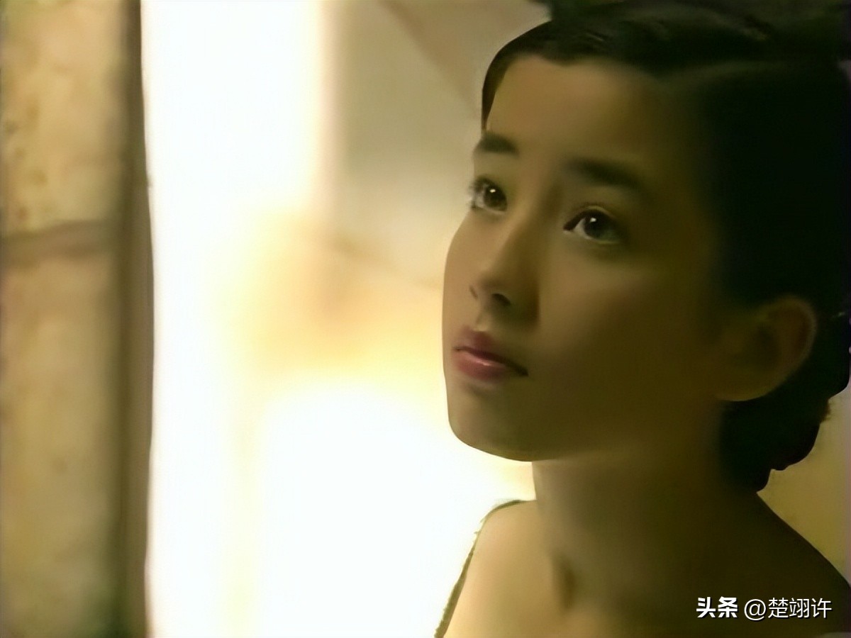 The life controlled by her mother is really sad 