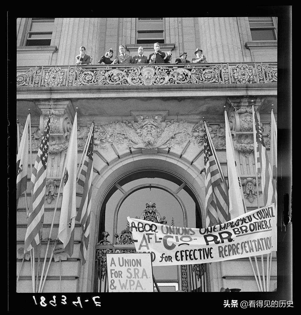 老照片大蕭條時期的美國舊金山街頭擠滿了曬太陽的男人- 資訊咖